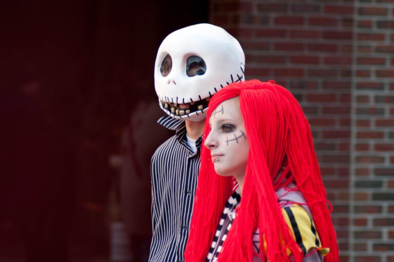 Deux participants costumés pour Halloween à Salem en octobre 2010